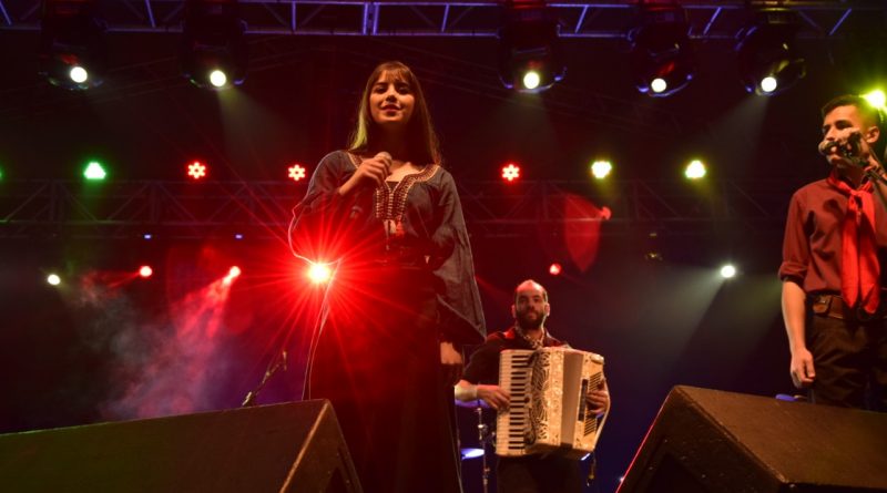 Jovem “Santos dos Últimos Dias” encanta no palco da 41ª EXPOINTER