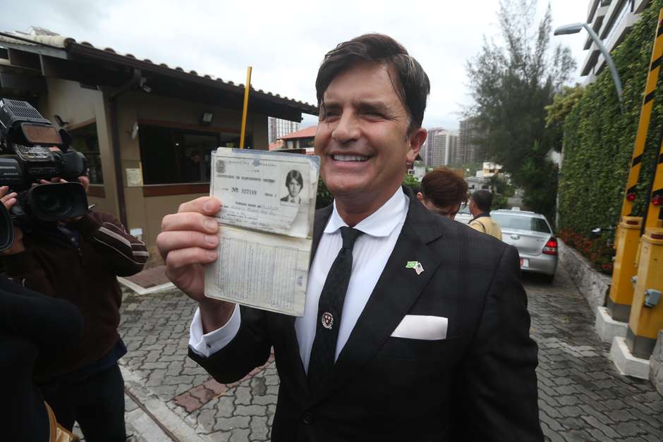 Dr. Rey visita Bolsonaro e se oferece para ministro da Saúde