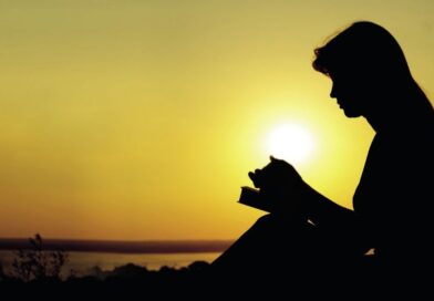Por que não existem profetisas liderando a Igreja?
